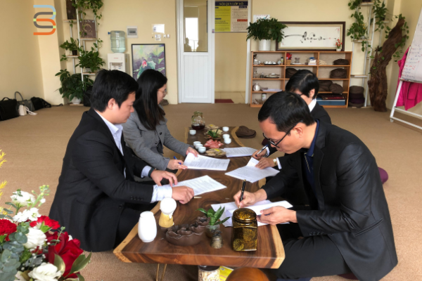 EDUCATION COOPERATION SIGNING CEREMONY: THE REPRESENTATIVE OF BALBOA SCHOOL IN VIETNAM - XANH TUE DUC SCHOOL